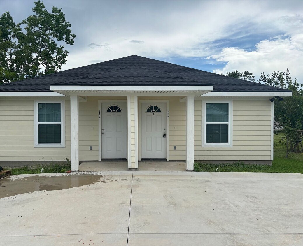 Foto principal - 717 Miller St