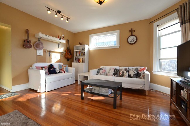 Building Photo - 4 br, 2 bath Apartment - 35 Palmer St # Rr
