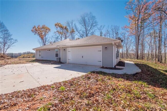 Building Photo - 103 Emmett Moss Rd