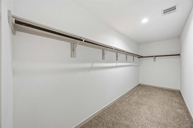 Foto del edificio - 7127 Whispering Leaf St