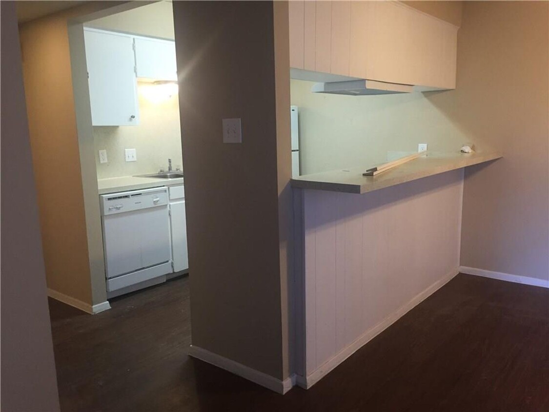 Foto principal - Redwood North — Your Midtown Hideout Near(...