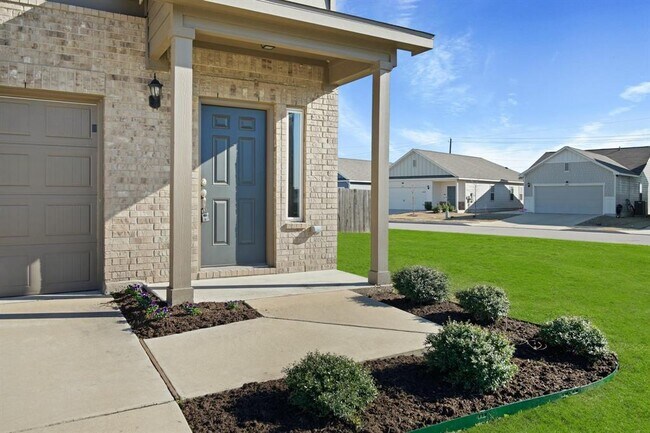 Building Photo - 13005 Foreston Dr