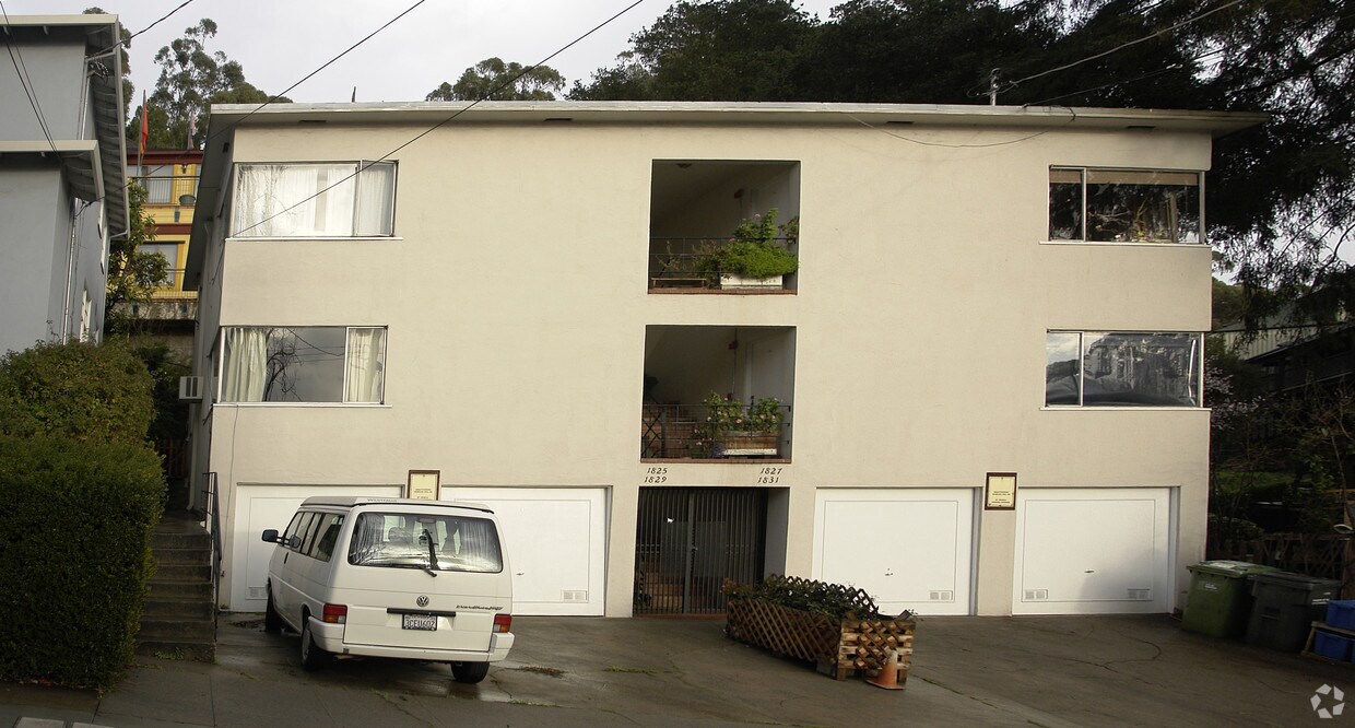 Building Photo - 1825 Highland Pl