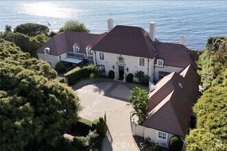 Building Photo - 605 Paseo Del Mar