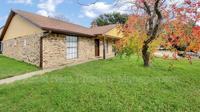 Foto del edificio - 1925 Pine Tree Dr