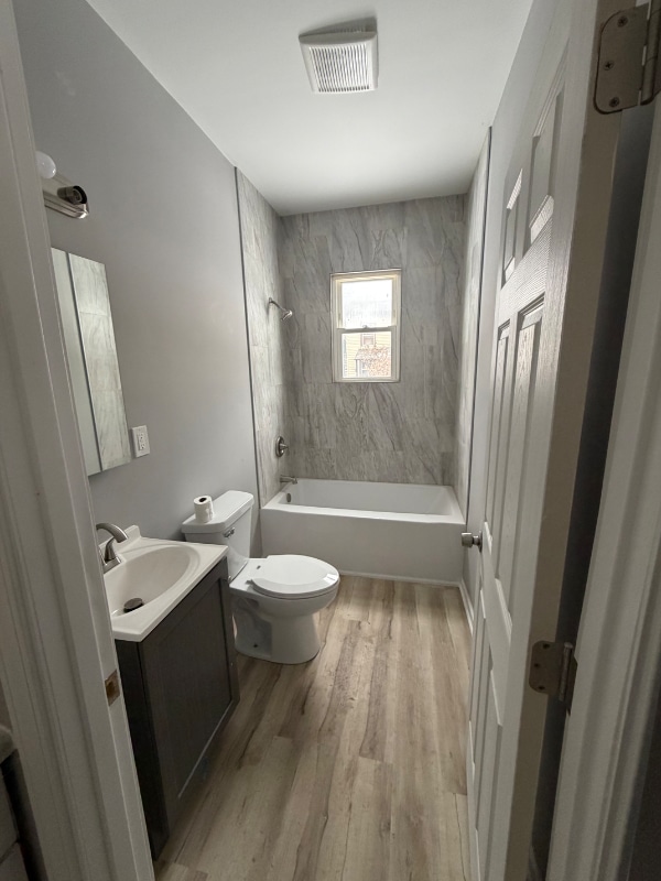 Building Photo - 1646 Center St