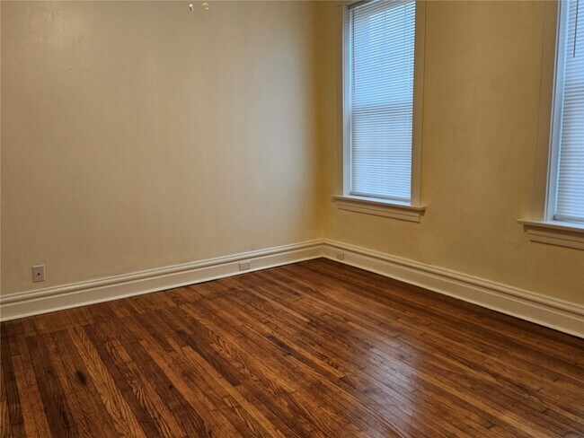 Foto del edificio - 3807 Potomac St