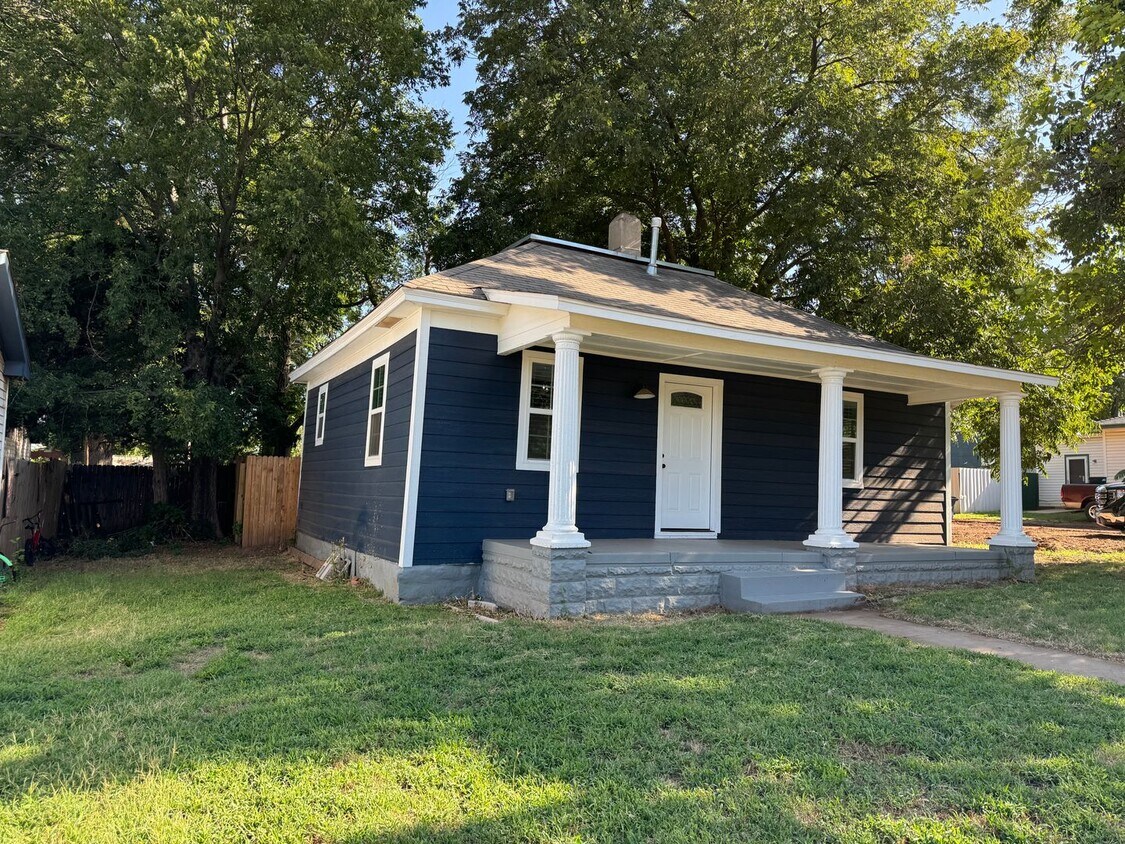 Primary Photo - Move in special: Guthry Beautiful 3 bedroom