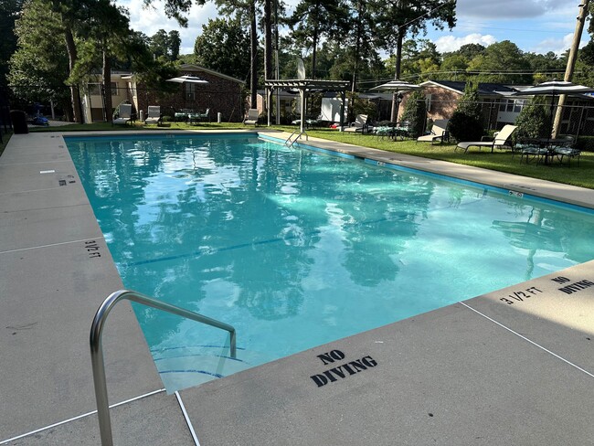 Piscina - Morganton Arms Apartments