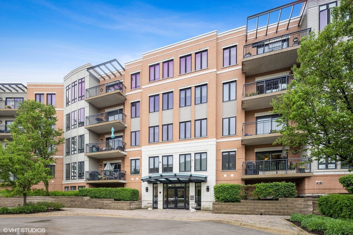 Foto principal - 145 S York St