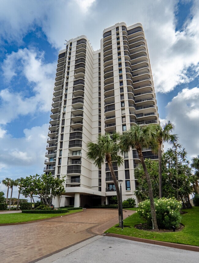 Foto del edificio - 5380 N Ocean Dr