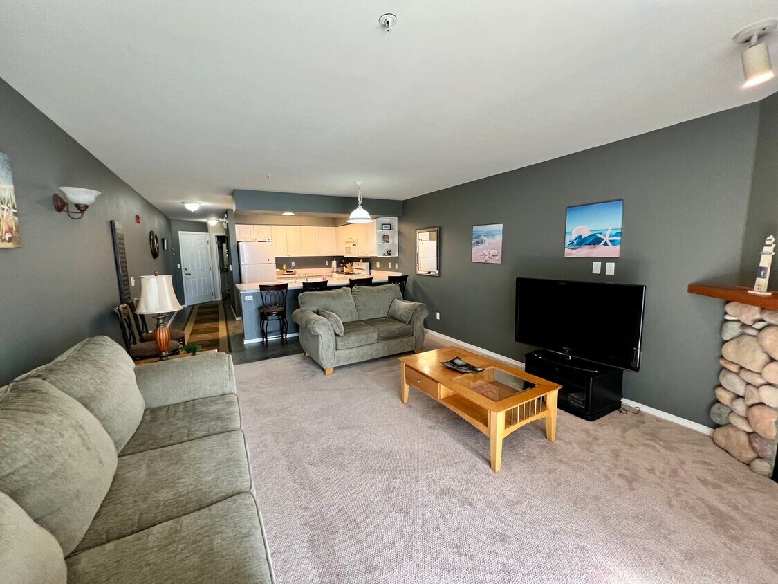 Primary Photo - 2 Bedroom/1.5 Bath Condo in Mariner's Cove...