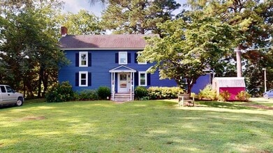 Building Photo - 18484 Hermitage Rd