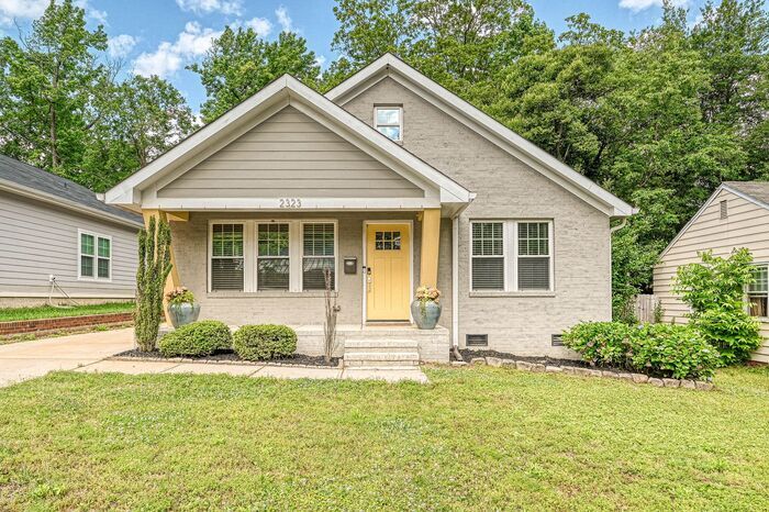 Foto principal - Charming 3BD/2BA Bungalow in Druid Hills!