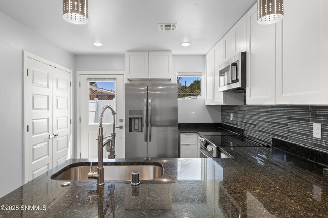 Building Photo - 1390 Monte Vista Ave