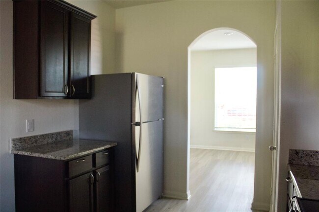 Building Photo - 10710 Spring Brook Pass Dr