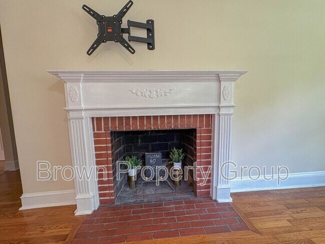 Building Photo - 946 McKimmon Rd