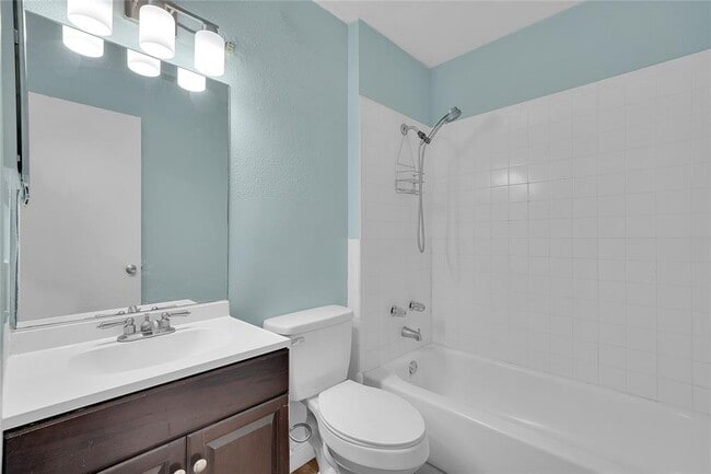 Building Photo - 2331 NW 96th Ter