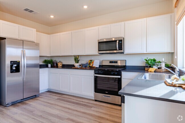 3 habitaciones, 2.5 baños - 1,547 pies cuadrados - Canyon Crossing