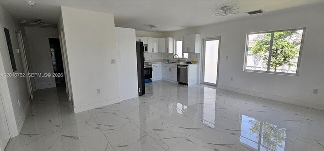 Foto del edificio - 231 NW 3rd Ave