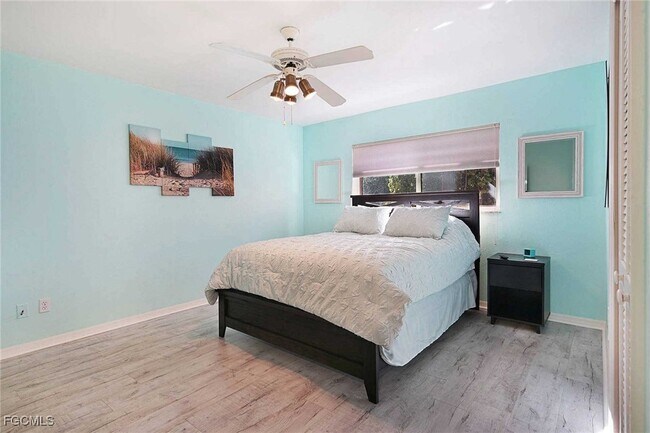 Foto del edificio - 105 SW 39th Pl