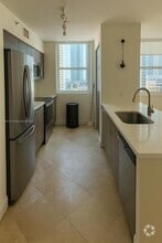 Building Photo - 1155 Brickell Bay Dr
