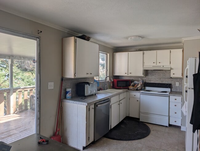 Building Photo - 8475 S 1575 E