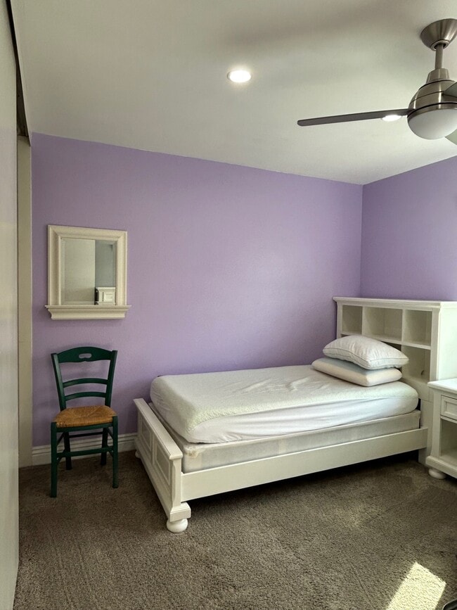 Building Photo - 218 El Camino Ln