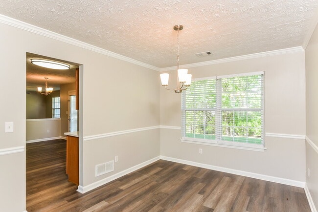 Building Photo - 2521 Meadow Pond Trail SW