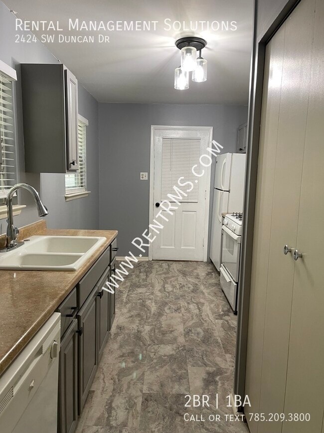 Foto del edificio - 2424 SW Duncan Dr