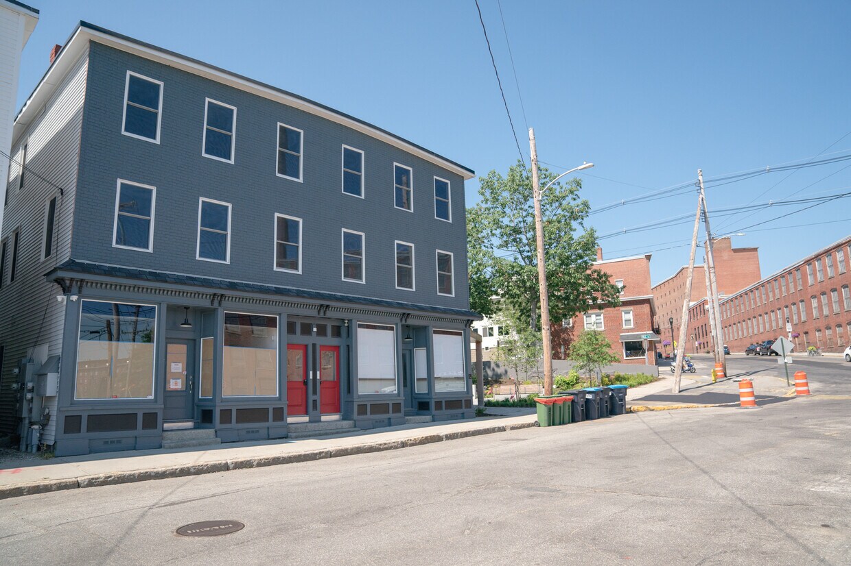 Primary Photo - 12 Water St