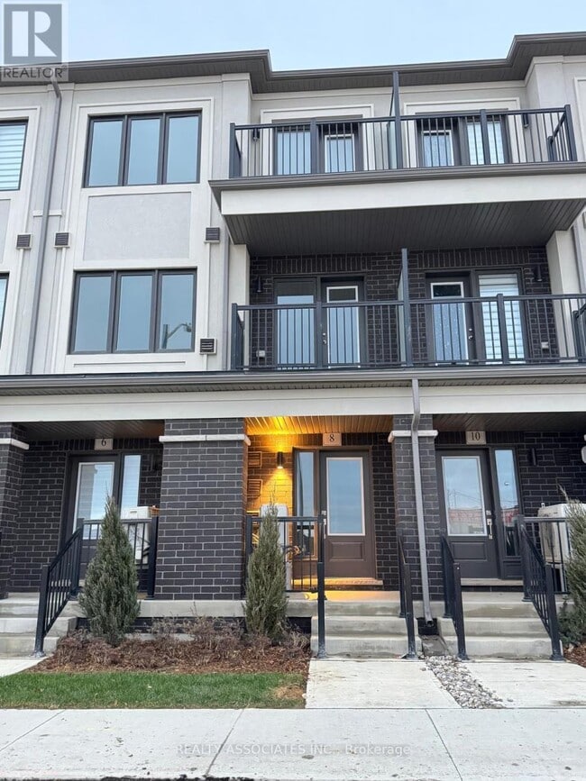 Photo du bâtiment - 8 Matawin Ln