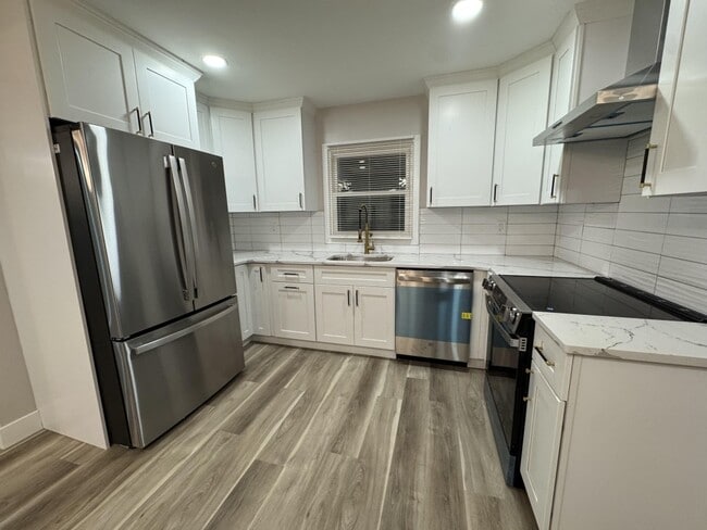 Photo - 24 Pilgrim Ln House