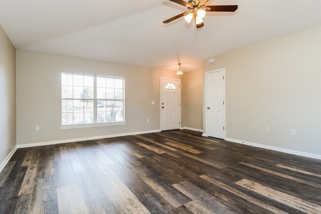 Foto del edificio - 6266 Rolling Tree Ct