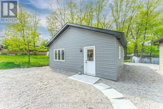 Building Photo - 176 Cundles Rd W