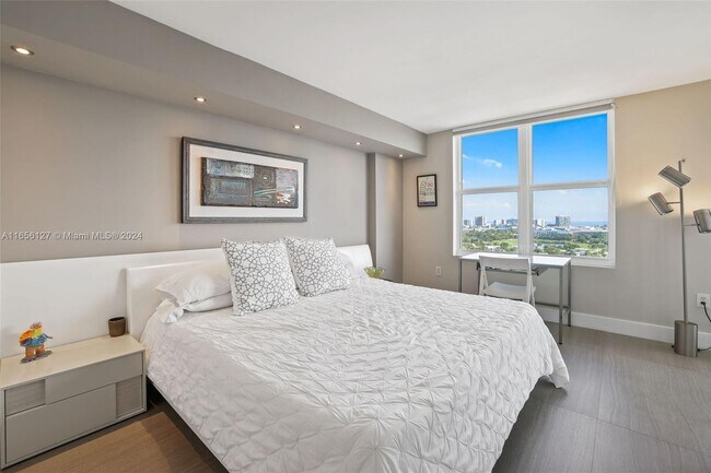 Foto del edificio - 1900 Sunset Harbour Dr
