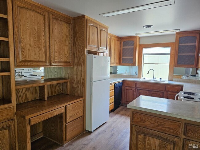 Foto del edificio - 2829 Redwood Rd