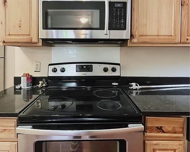 Foto del edificio - 962 6th St E