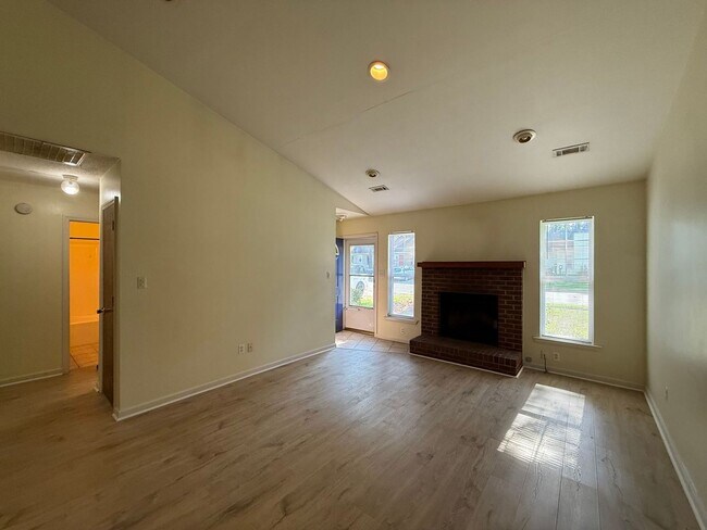 Foto del edificio - 173 Corey Cir