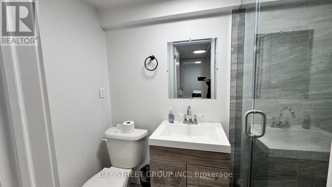 Building Photo - 5513 Spring St