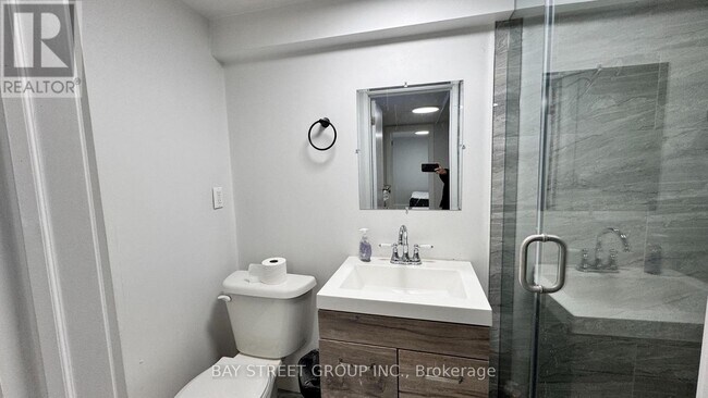 Photo du bâtiment - 5513 Spring St