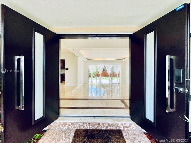 Foto del edificio - 21235 NE 19th Ct