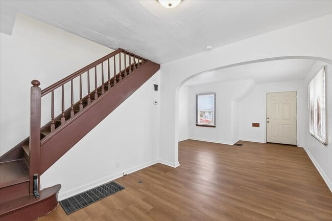 Building Photo - 3251-3251 Winthrop Ave