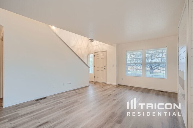 Foto del edificio - 419 Mt Cameron Ct