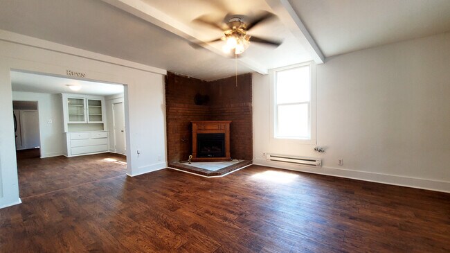 Building Photo - 1328 N Harrison Ave