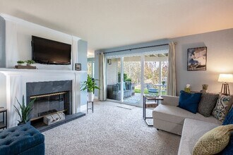 Building Photo - 3008 N Narrows Dr
