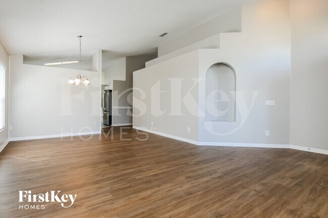 Foto del edificio - 13521 Fordwell Dr