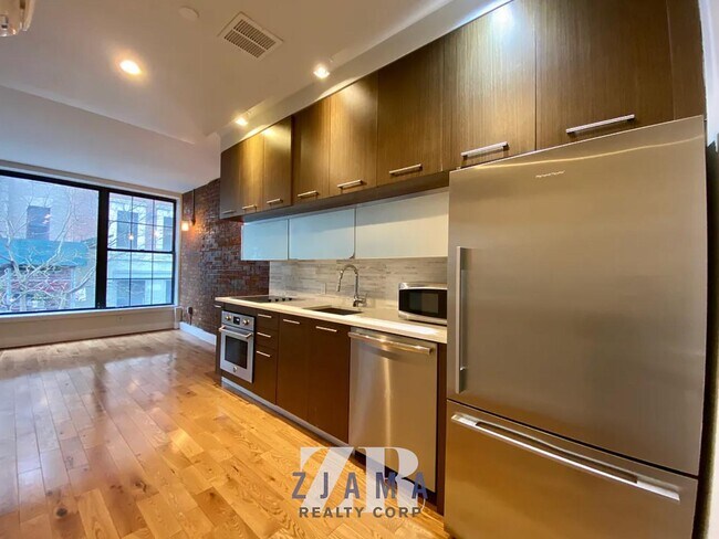 Foto del edificio - 72 Willoughby St