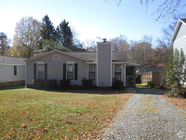 Building Photo - 2236 Laburnum Ave