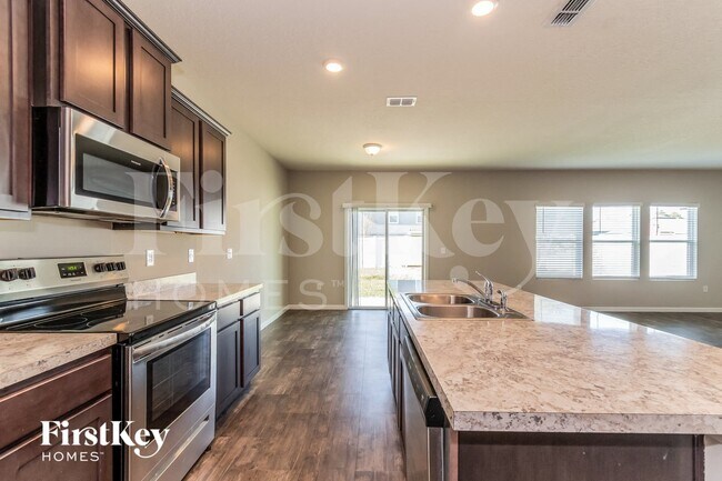 Building Photo - 8369 Cape Fox Dr
